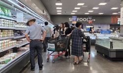 [르포] 포항 2곳 문 닫았는데…홈플러스 경주점은 북적
