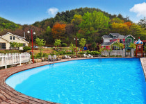 더운 여름을 짜릿하게! 동해안 망상해수욕장펜션 대형수영장 갖춘 망상파파펜션