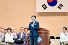 인천시장, 동산중 개교 80주년 기념 장학증서 축사