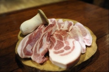 제주도 오설록 소문난 맛집 돈뜨레, 쫄깃한 흑돼지 식감 제공