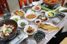 효리의단골집 산방산을 배경으로 제주도 서귀포 맛집 미도식당