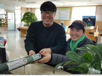 수원시 권선구, 혼인신고 부부에 나라사랑 태극기 증정