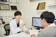 [칼럼] 치아교정 vs 라미네이트 어떤 것이 나에게 맞는 시술일까?