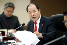 윤재상 인천시의원, 행감서 상수도사업본부에  송곳질의