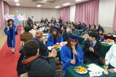 공주 마곡초, 레드카펫 밟으며 열린 이색 졸업식눈길