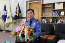정영진 목포해경서장,화훼농가 살리기캠페인 참여