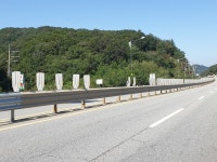 용인 국도17호선 도로시설물 파손 및 관리부실로 사고위험에 노출