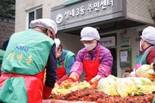 강동구의회 박희자 행정복지위원장, 성내3동 사랑의 김장 나누기 봉사