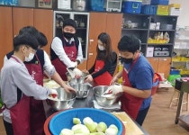 안성고등학교, 안성맞춤지역자활센터에 사랑 나눔 활동 김장김치 전달