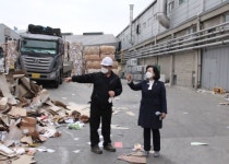 경기도의회 정윤경 의원, 금정동 벌터마을 대화제지 공장 방문