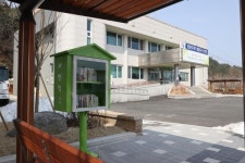 양양군, 연두색 도서함 서면 책방 40여 권 비치