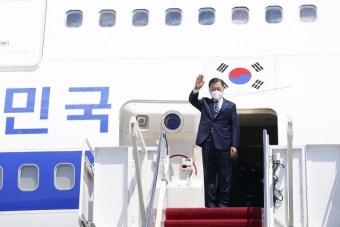 이재명 대통령, 캐나다서 G7 정상회의 참석 나서 (이재명 대통령, G7 정상회의 참석을 위해 캐나다행 출국)