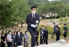 김정섭 공주시장, 제76주년 광복절 기념 보훈공원 참배