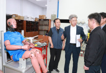 송병기 울산경제부시장, 자동차부품기술연구소 방문