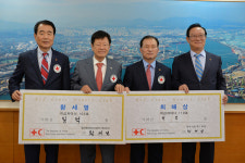 황세열 울산중앙청과시장 대표이사·최해상 대덕기공 회장, 고액기부 클럽 RCHC 등록