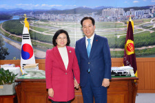 양경숙 한국재정정책연구원장, 울산시의장 방문