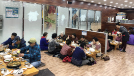 울산 조마루뼈다귀 태화점, 경로당 어르신 식사 대접