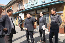 디케이몽도르프울산방어진지점 | 울산 정천석 동구청장, 방어진항 현장지원센터 방문