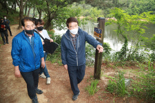 정천석 울산 동구청장, 큰마을저수지 둘레길 현장점검