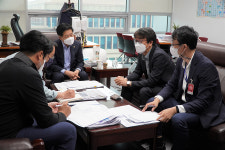 권명호 의원, 고용노동부 김유진 노동시장정책관과 면담