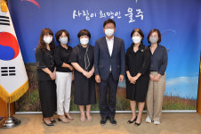 울주군수-울주군민간어린이집연합회 임원진 환담