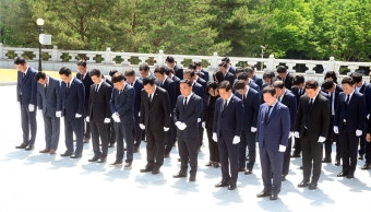 울산 국민의힘 당선인 현충탑 참배
