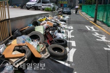 울산, 쓰레기 골목된 남구 신정동 재개발지역