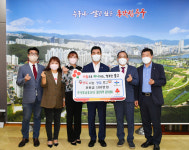 한국방송통신대 울산지역대학 총학생회, 이웃돕기 후원금 100만원 전달