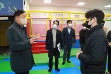 울산 김종훈 동구청장, 전하체육센터 점검