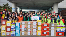 신정5동 단체장협, 설 맞아 이웃에 위문품 전달
