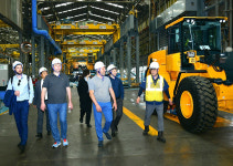 HD현대건설기계-우크라 인프라부, 울산공장서 재건 사업 추진 논의