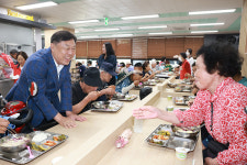 동구청장 남목노인복지관 방문