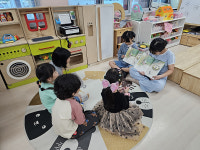 신정초병설유치원, 시끌북적 그림책 독서교육