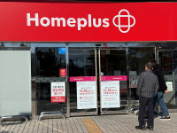 폐점 앞둔 홈플러스 보이지 않는 사람들