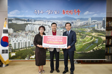학성새벽시장상인회, 경로당 수박 나눔