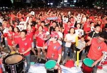 [포토] KT-붉은악마, 광화문 가득 채운 대~한민국!
