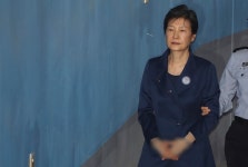 박근혜 전 대통령 어깨 수술..16일 구치소 밖 외부병원 입원