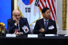 정부, 외환시장 24시간 개장..MSCI 편입 박차