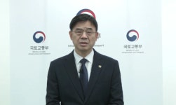 이상경 '2분 사과'에도 들끓는 사퇴론