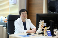 연세본병원 문병진 원장, 현대인에 흔한 신체불균형, 도수치료로 교정 가능