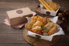 연말 홈파티에도 제격!…돈까스 맛집 군산 수송동 동명카츠로 몰리는 사람들