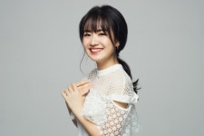 SBS 판타스틱 듀오의 5연승 스타  예진아씨 (김예진)의 첫 데뷔 음악 My Airplane 연일 화제