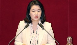 신보라, 아이 동반 본회의 출석 결국 불허...엄마 국회의원 시도 무산, 지구촌도 논란