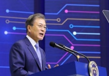 文 대통령 시스템반도체 성공...종합반도체 강국 자리매김