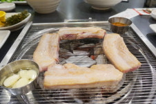 색다른 삼겹살의 풍미 느낄 수 있는 대전 시청 맛집 까치돌구이