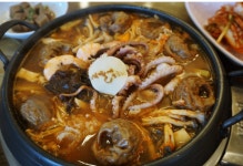 [맛집 탐방] 낚지전골과 도토리로 영양만점 보신을