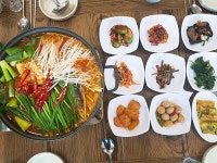 단양맛집 민아식당, 얼큰한 쏘가리매운탕과 더덕구이 정식…단양가볼만한곳으로 추천