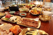 일산맛집 윤세원의 일송정 한정식 법곳길로 매장 이전과 더불어 그맛을 더하다.