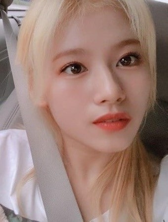 트와이스 사나, 일상에서도 여신아우라 폭발...