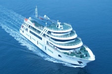 여수 낭만 바다 국내 최대 크루즈 미남호...남해 앞바다 유람선 운영